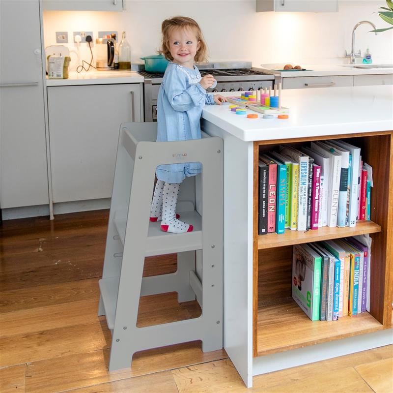 Nuestra torre Montessori para niños pequeños con escalón ajustable